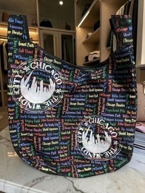 New Vintage Chicago Boutique, Tourist Tote Bag The Windy City Vinyl 15.5 X 14"‌